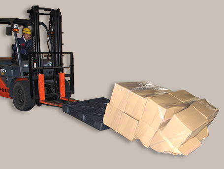 樹脂パレット滑落事故